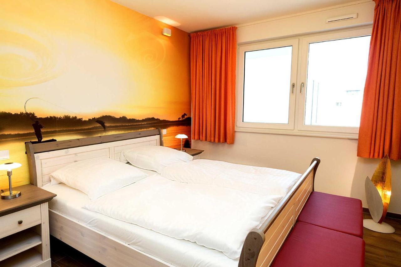 Traumfaengerloge -Hafenresidenz Apartamento Waren  Exterior foto
